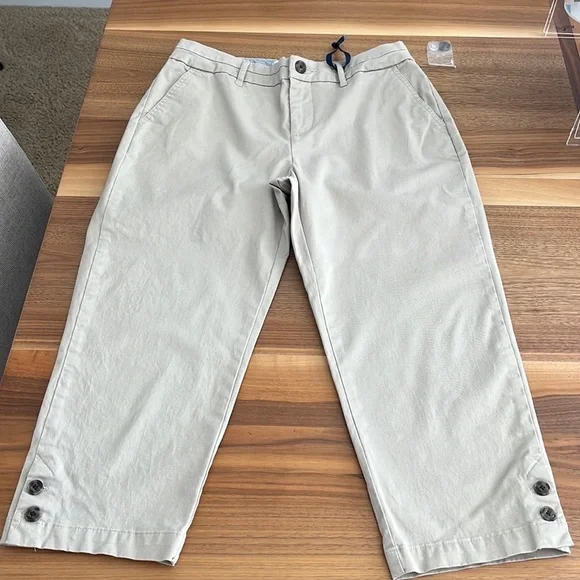 NWOT Croft & Barrow
Excellent Condition
Size 6
Color Tan
Capri
#545 - Picture 1 of 7